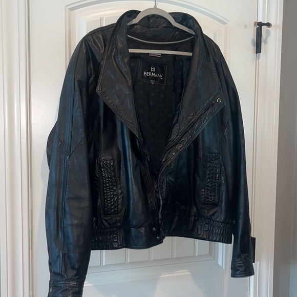 VINTAGE black leather lined Moto biker bomber jacket size XL Bermans - Picture 1 of 16